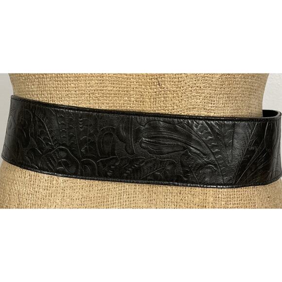 MZ Accesories of New York Y2K Black Embossed Leather and Metal Belt - Picture 3 of 6